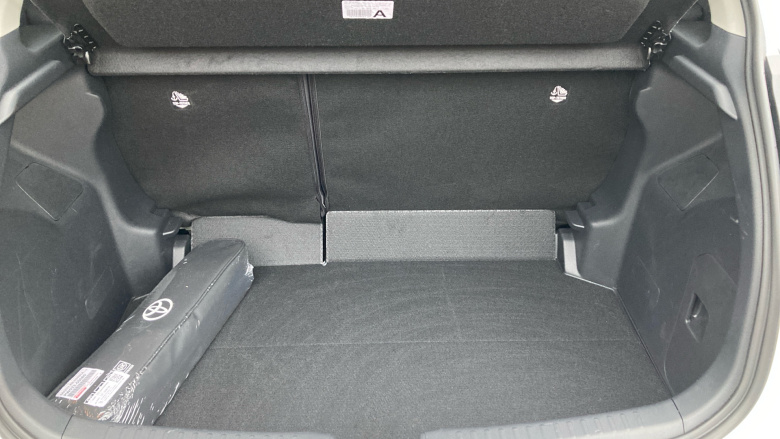 Toyota Yaris 1.5 Hybrid Design 5dr CVT Hybrid Hatchback